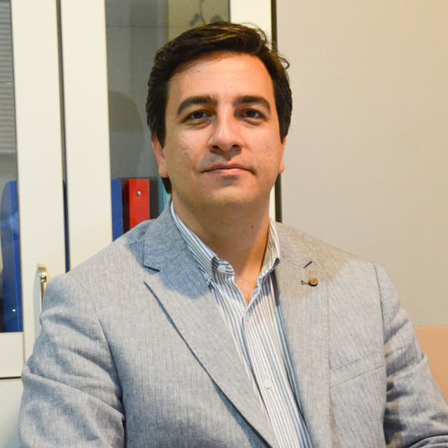 دکتر پیام ایزدپناهی 